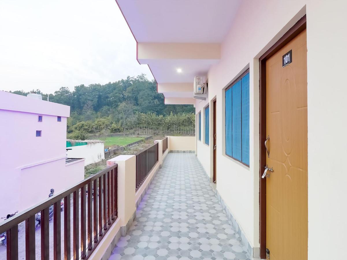 Oyo 84661 Lakshmi Home Stay Jhājra Kültér fotó