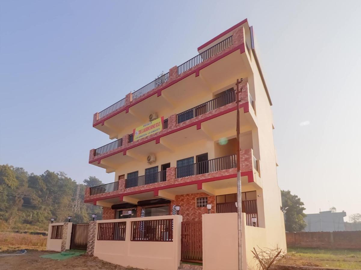 Oyo 84661 Lakshmi Home Stay Jhājra Kültér fotó